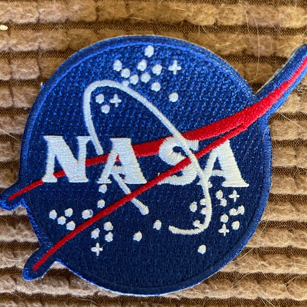 For space explorers - Collectible Magnet and Patch from NASA Jet Propulsion Lab - Picture 4 of 7